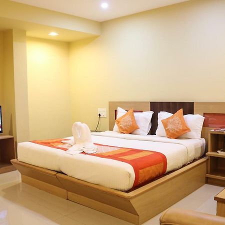 Hotel Rainbow Suites Kannur Esterno foto