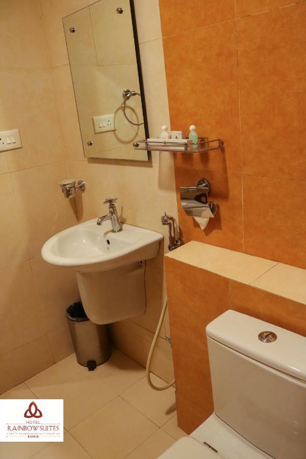 Hotel Rainbow Suites Kannur Esterno foto